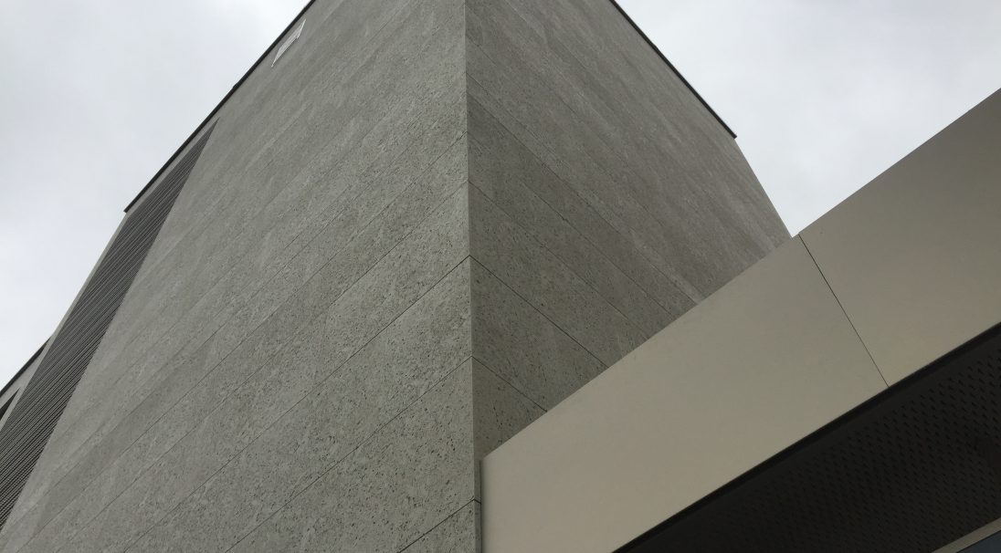 Location: Zurich (Switzerland), 
Installation system: wall cladding with backing structure (CWB), 
Product: SHELL
