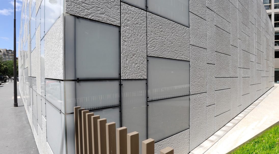 Location: Paris (France), 
Architects: F. Roux and E. Puzenat - 2/3/4/ Architecture, 
Construction type: new build, 
Installation system: wall cladding with backing structure (CWB), 
Product: PAPYRUS
