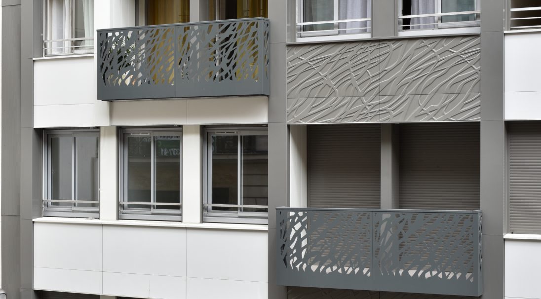 Location: Paris (France), 
Construction type: renovation, 
Installation system: wall cladding with backing structure (CWB), 
Produit : SMOOTH MATT & VEGETAL
