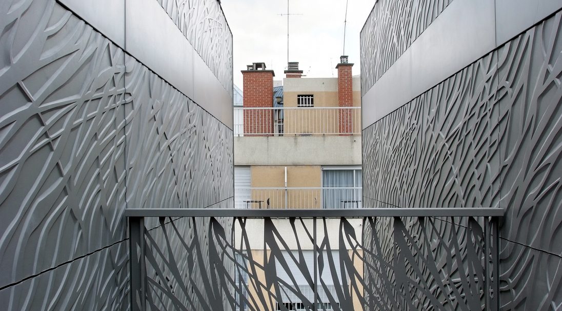 Location: Crozatier Street, Paris, 
Architects: Fl. Bougnoux, J.-M. Fritz, D. Mangin, Seura architecture office, 
Construction type: renovation, 
Installation system: wall cladding with backing structure (CWB), 
Product: VEGETAL (Carea anchor facing)
