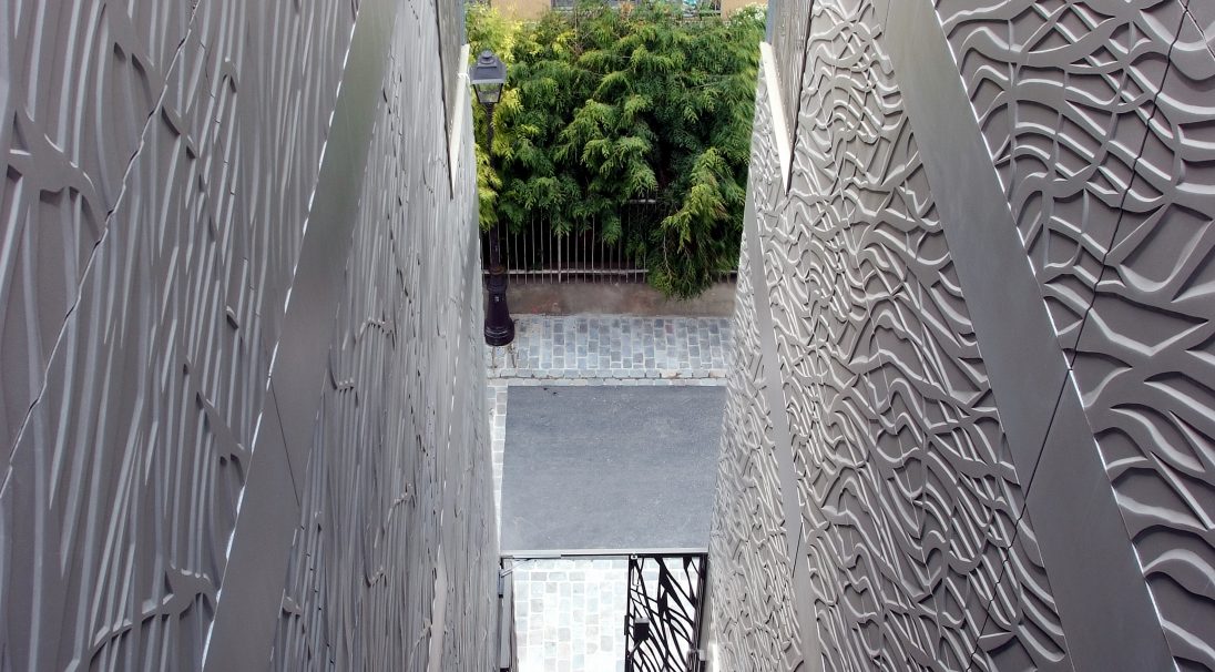 Location: Crozatier Street, Paris, 
Architects: Fl. Bougnoux, J.-M. Fritz, D. Mangin, Seura architecture office, 
Construction type: renovation, 
Installation system: wall cladding with backing structure (CWB), 
Product: VEGETAL (Carea anchor facing)
