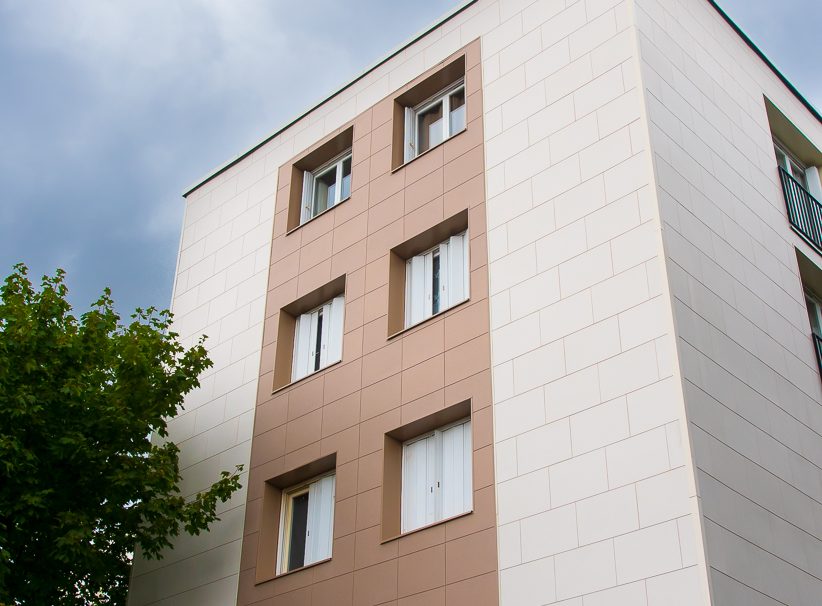 Location: Ermont (France), 
Construction type: rehabilitation, 
Installation system: wall cladding without backing structure (CWoB), 
Products: GRAF 200 & SMOOTH
