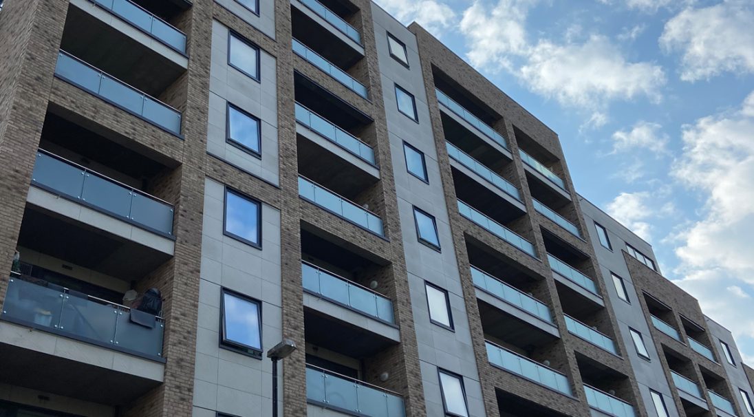 Location: London (UK), 
Type of construction: New, 
Installation system: Cladding With Backing structure (CWB), 
Finish: RIVEN reclad
