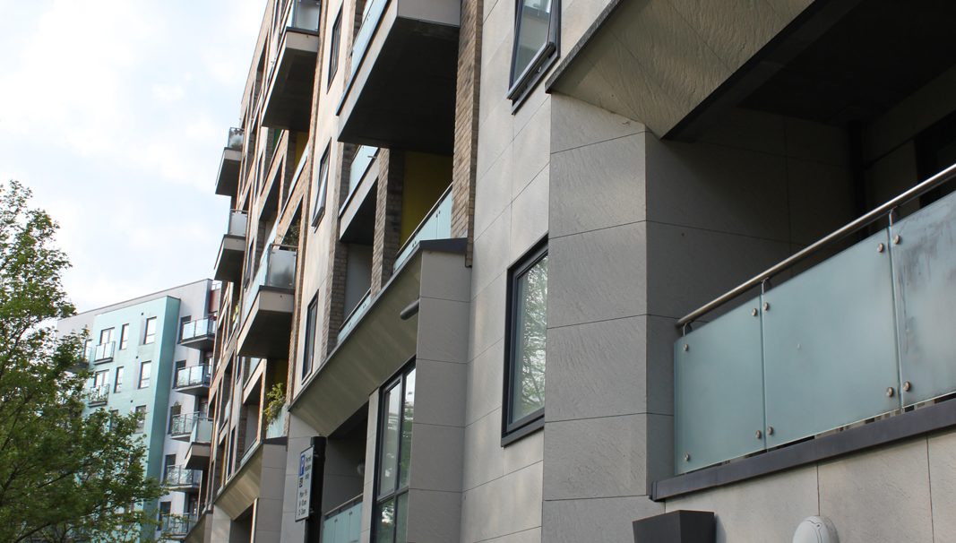 Location: London (UK), 
Type of construction: New, 
Installation system: Cladding With Backing structure (CWB), 
Finish: RIVEN reclad
